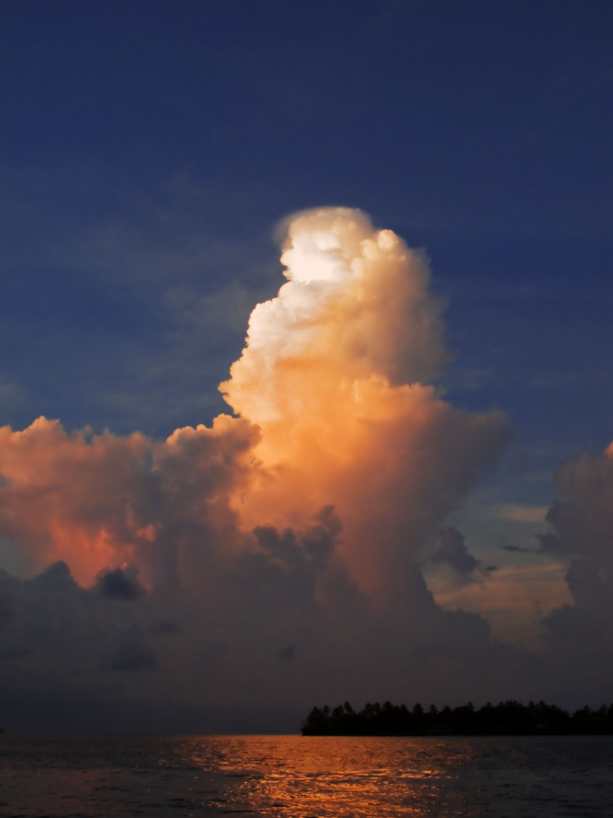 sunset_towering_cumulus_with_cap_IMG_5338