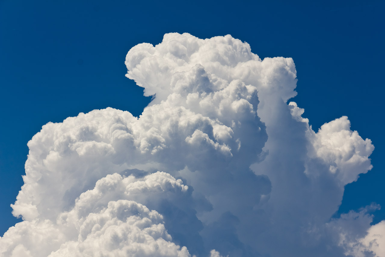 cumulonimbus-cloud-and-blue-sky
