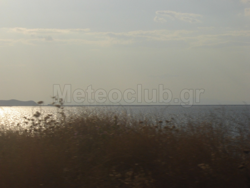Λίμνη Καρλα Και Θέα προς την Θάλλασα_2